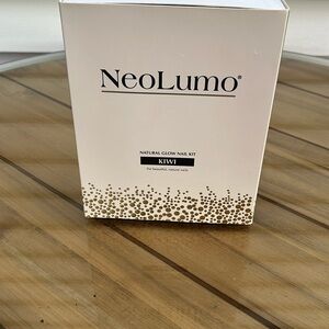 NeoLumo natural glow nail kit, kiiwi for beautiful natural nails new